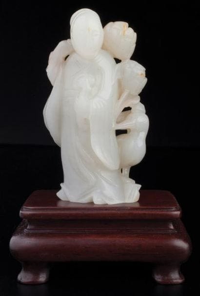 ANTIQUE FIGURE DE MEIREN EN JADE DIT «GRAISSE-DE-MOUTON»...