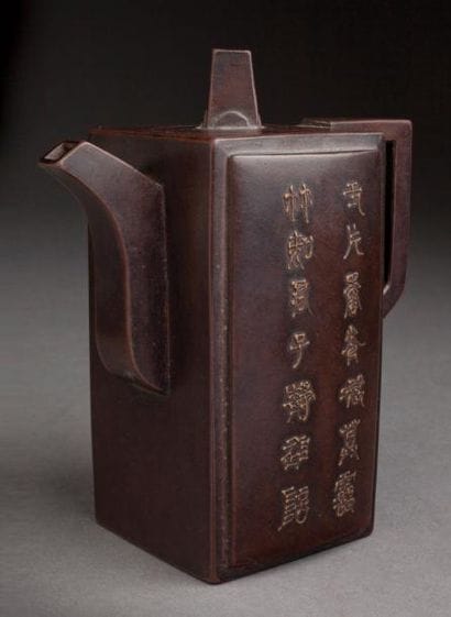ANTIQUE THÉIÈRE COUVERTE EN TERRE-CUITE DE...