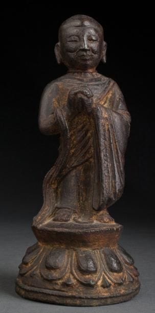 FIGURE EN BRONZE REPRÉSENTANT ANANDA CHINE,...