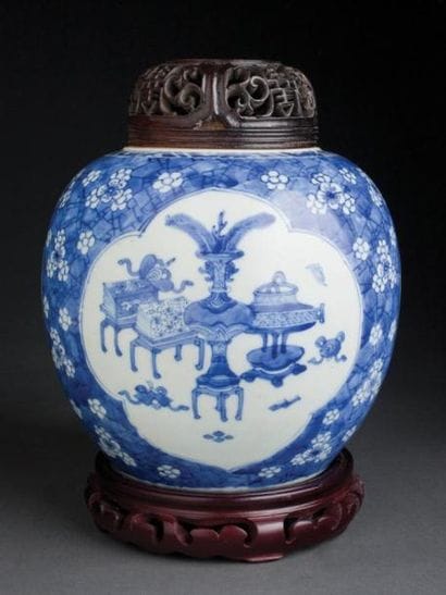 JARRE À GINGEMBRE EN PORCELAINE BLEU ET BLANC...