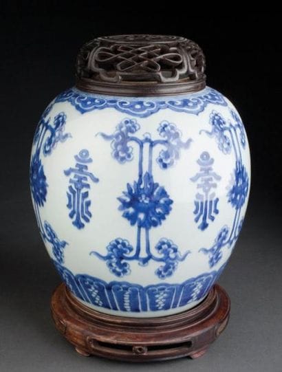 JARRE À GINGEMBRE EN PORCELAINE BLEU ET BLANC...