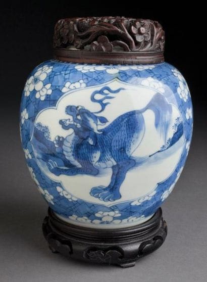 JARRE À GINGEMBRE EN PORCELAINE BLEU ET BLANC...