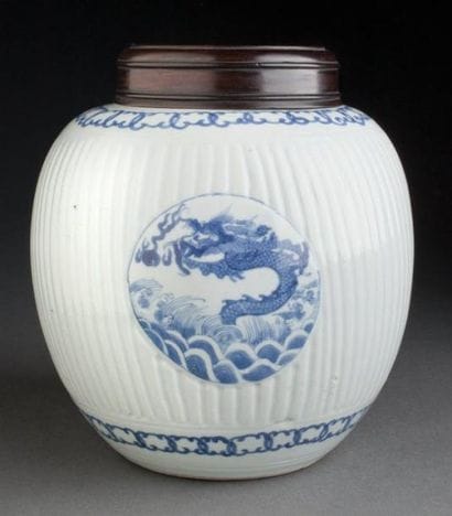 JARRE À GINGEMBRE GODRONNÉE EN PORCELAINE...