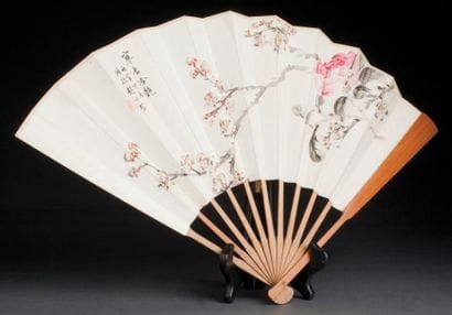 ZHAO SHU RU
Éventail aux fleurs de prunier...
