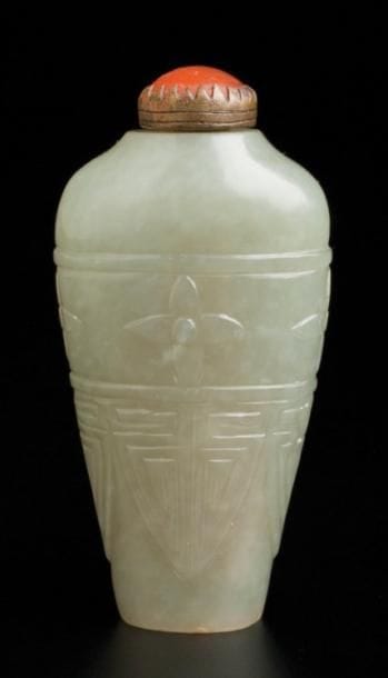 ANTIQUE FLACON TABATIÈRE EN JADE À DÉCOR...