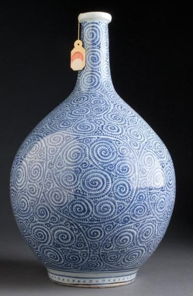 VASE BOUTEILLE EN PORCELAINE D'ARITA JAPON,...