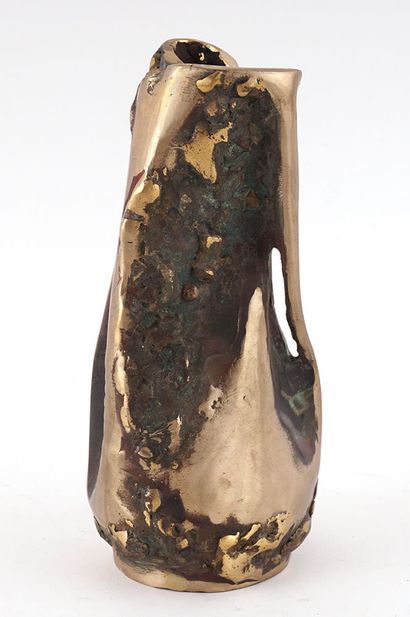 KLODE, Richard (1941-)
Vase
Bronze with gilt...