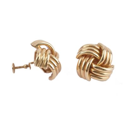 14K GOLD
14K gold earrings.
Gross weight:...