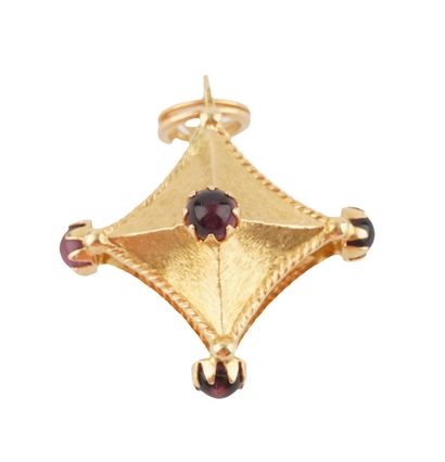 18K GOLD 
18K yellow gold pendant set with...