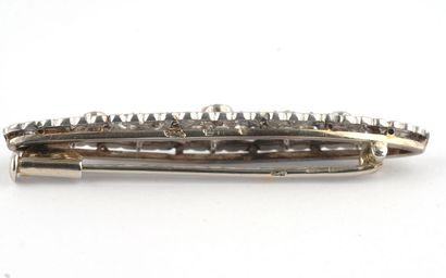 14K GOLD, DIAMONDS
Antique brooch in 14K...
