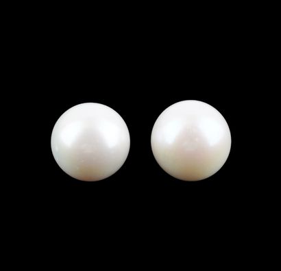 PEARLS, 18K GOLD
Earrings set with a cultured...