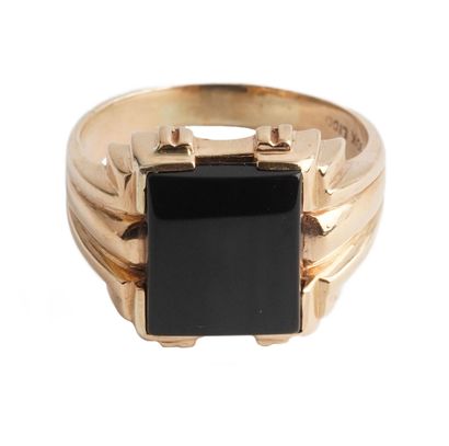 10K GOLD
Men's signet ring in 10K yellow...