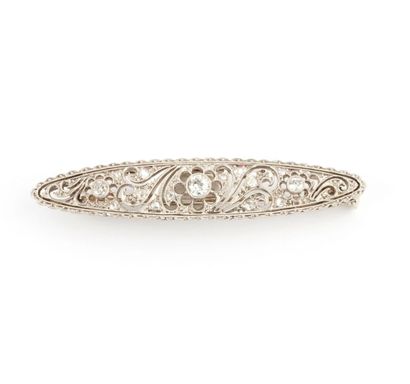 14K GOLD, DIAMONDS
Antique brooch in 14K...