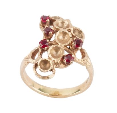 10K GOLD
10K yellow gold ring set with red...