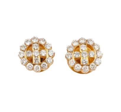21K GOLD, DIAMONDS
Screw earrings in 21K...