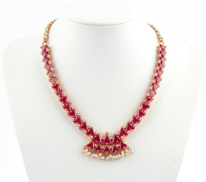 20K GOLD, RUBIES
Necklace in 20K yellow gold...