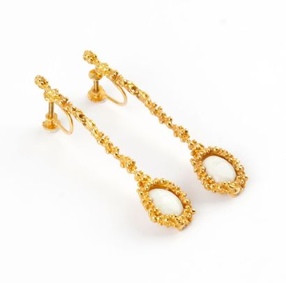 14K GOLD, OPAL
14K yellow gold opal drop...