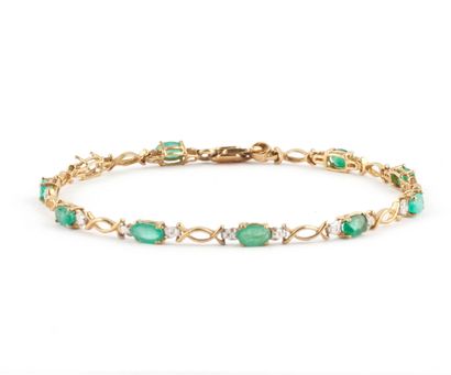 14K GOLD, EMERALDS, DIAMOND
10K gold bracelet...