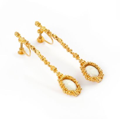 14K GOLD, OPAL
14K yellow gold opal drop...