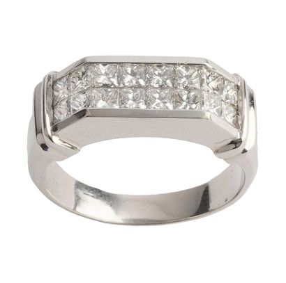 18K GOLD, DIAMONDS
18K white gold ring set...