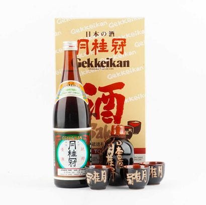 Gekkeikan Sake
Niveau A/B
1 bouteille 
Emboitage...