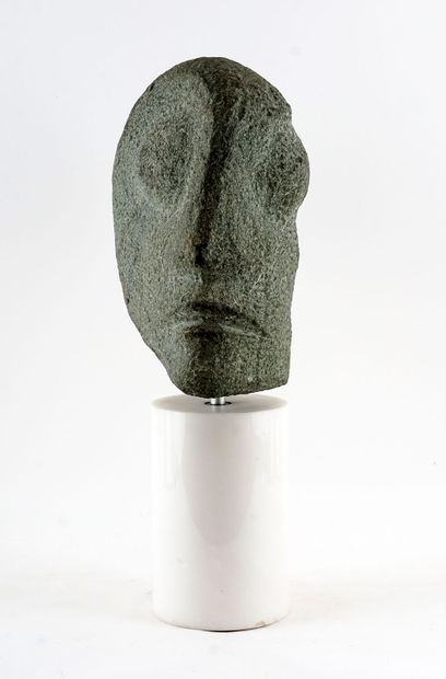 GUITÉ, Suzanne (1927-1981)
Untitled - Face
Sculpted...