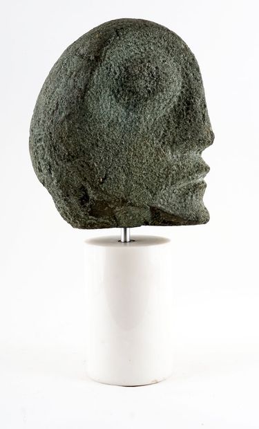GUITÉ, Suzanne (1927-1981)
Untitled - Face
Sculpted...
