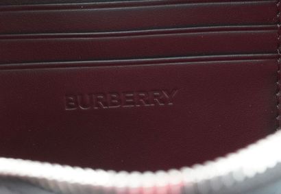 BURBERRY
Sac Burberry à bandoulière en toile,...