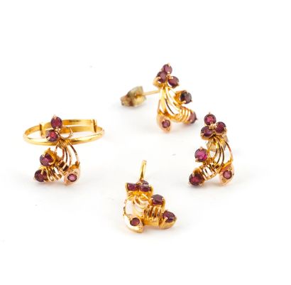 14K GOLD
14K yellow gold ring, pendant and...