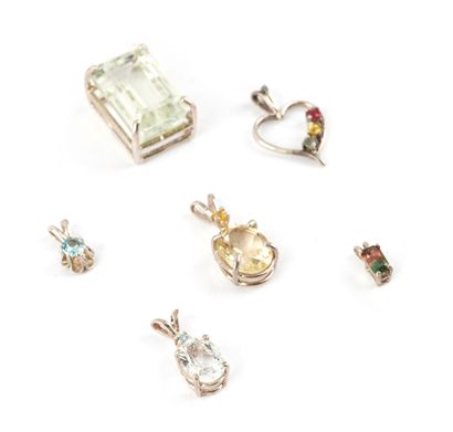 PENDANTS
Lot including silver pendants set...