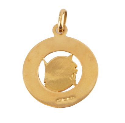 18K GOLD
Round pendant in 18K yellow gold.
Gross...
