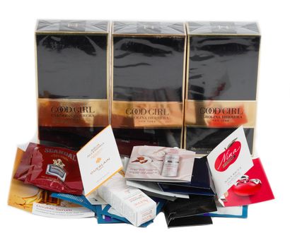 CAROLINA HERRERA
Lot comprenant 3 boîtes...