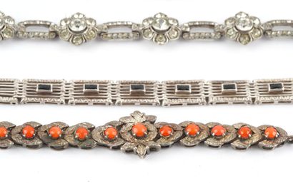 ARGENT / SILVER
Lot de bijoux divers en argent...