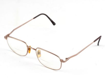 LUNETTES
Monture de lunette de vue.
