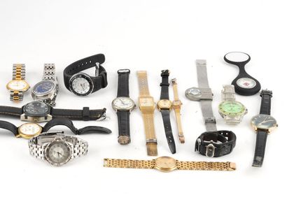 MONTRES / WATCHES
Lot comprenant plusieurs...
