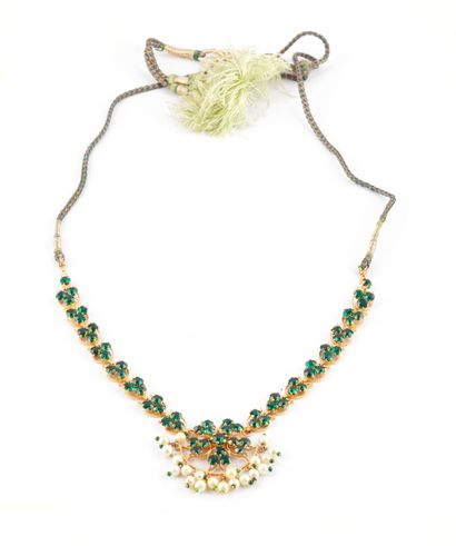 20K GOLD
20K yellow gold necklace set with...