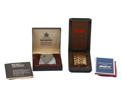 BRIQUETS
Lot comprenant 2 briquets: Ponson...
