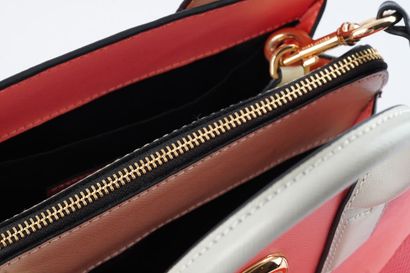 MARC JACOBS
Sac Marc Jacobs en toile enduit...