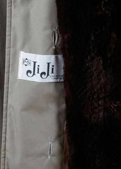 MANTEAU FOURRURE 
Manteau de marque 