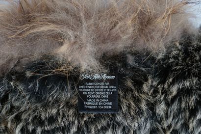 FOURRURE / FUR
Gilet en fourrure sans manches,...