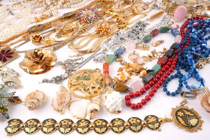 FANTAISIE / COSTUME
Lot de bijoux fantaisie...