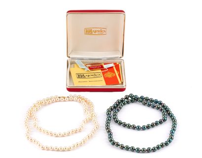 PERLES MAJORICA / PEARLS 
Colliers de perles...