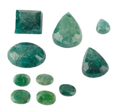 EMERALD, BERYL / BERYL
Lot including beryl...