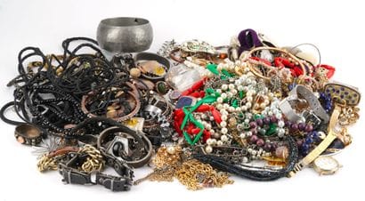 FANTAISIE / COSTUME
Lot de bijoux fantaisie...
