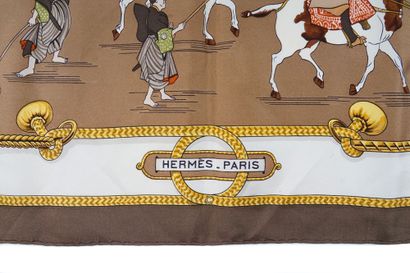 HERMÈS
Carré Hermès 