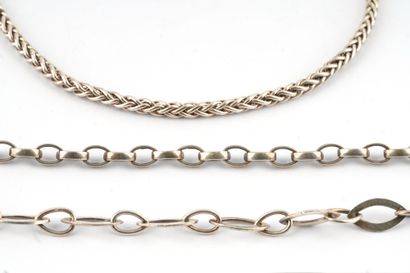 ARGENT / SILVER
Lot de bijoux en argent comprenant...