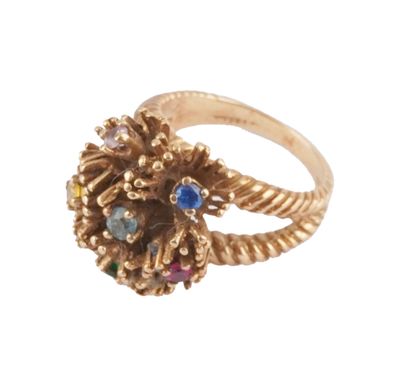 OR 10K / 10K GOLD
Bague en or jaune 10K stylisant...