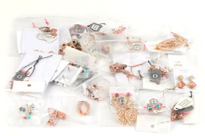 COLLIERS FANTAISIE
Important lot de 16 colliers,...