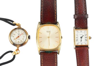 MONTRES / WATCHES
Lot de montres comprenant:
-...