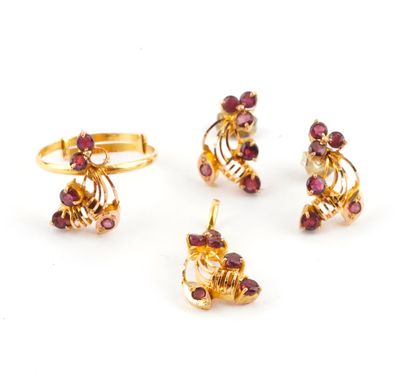 14K GOLD
14K yellow gold ring, pendant and...
